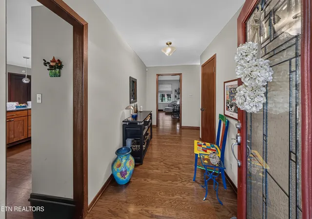 Photo 3 of Single family home for sale at 6933 Riverwood Dr, Knoxville, TN 37920 | MLS# 1351309 | Listing updated on 2026-09-11
