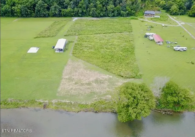1st image of 1472 Bybee Beach Wy, Bybee, TN 37713 | MLS# 1351384