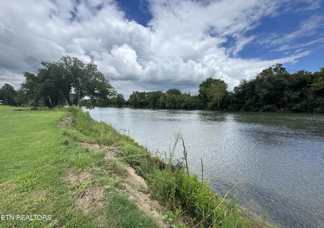 2nd image of 1472 Bybee Beach Wy, Bybee, TN 37713 | MLS# 1351384