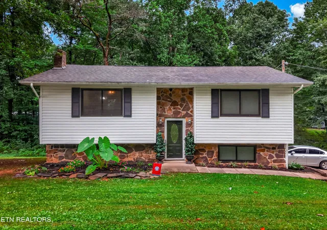 1st image of 464 Norris Dr, Tazewell, TN 37879 | MLS# 1351629
