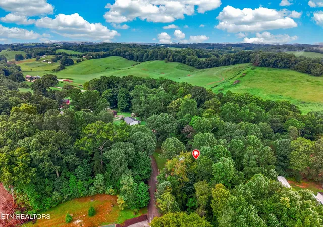 33rd image of 464 Norris Dr, Tazewell, TN 37879 | MLS# 1351629