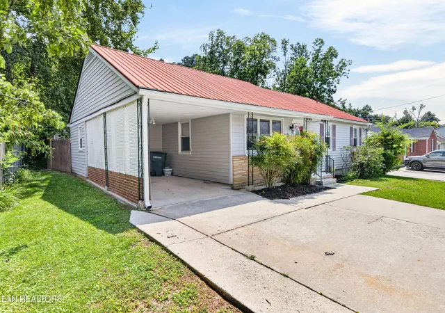 Photo 4 of Single family home for sale at 333 E 16th Street, Cookeville, TN 38501 | MLS# 1351354 | Listing updated on 2026-09-06