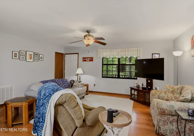 5th image of 334 Pumpkin Hollow Rd, Heiskell, TN 37754 | MLS# 1351481