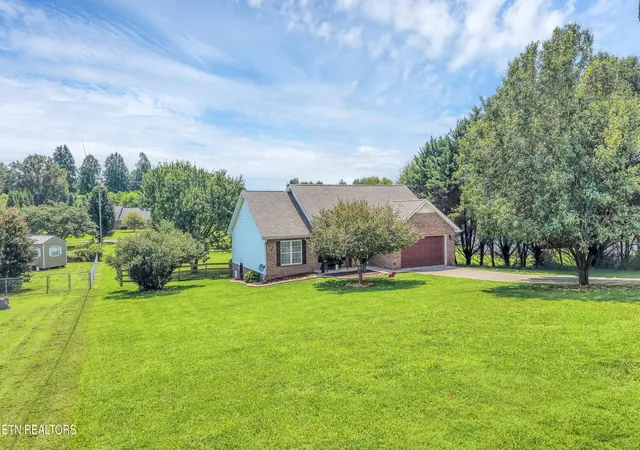 Photo 3 of Sale Pending at 6630 Howard School Rd, Maryville, TN 37801 | MLS# 1351356 | Listing updated on 2026-09-23