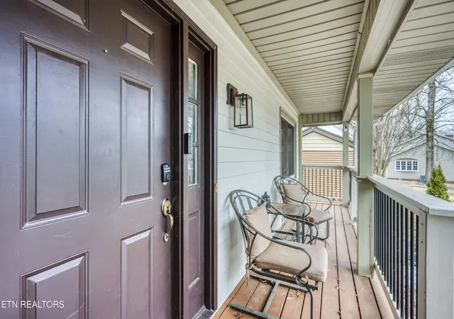 Photo 3 of Single family home for sale at 1429 Glenwood Dr, Maryville, TN 37803 | MLS# 1351281 | Listing updated on 2026-08-10