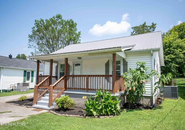 1st image of 1307 Grove St, Loudon, TN 37774 | MLS# 1351806