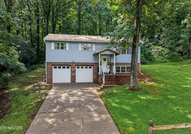 2nd image of 710 Greenwood Dr, Maryville, TN 37803 | MLS# 1351848