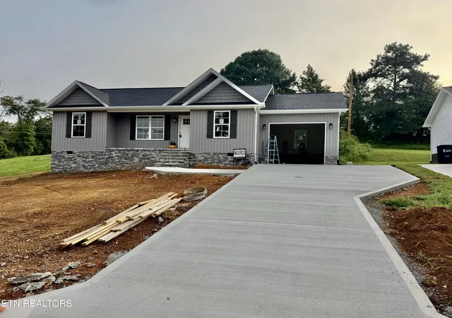 1st image of 162 Dogwood Rd, Tazewell, TN 37879 | MLS# 1351301