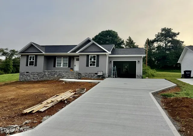 2nd image of 162 Dogwood Rd, Tazewell, TN 37879 | MLS# 1351301