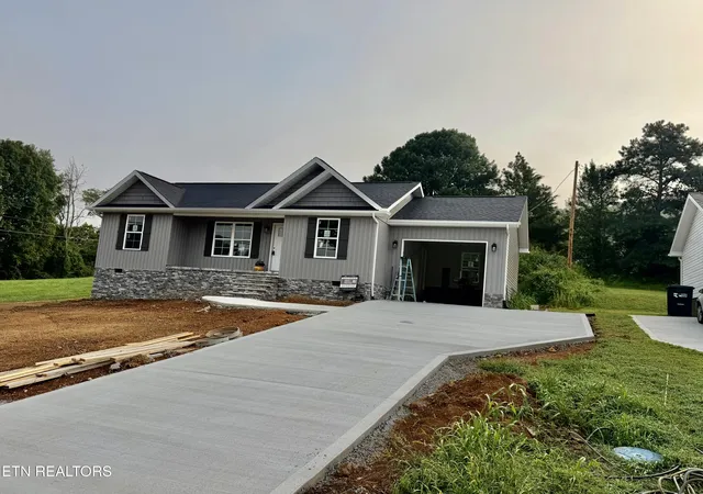 Photo 4 of Sale Pending at 162 Dogwood Rd, Tazewell, TN 37879 | MLS# 1351301 | Listing updated on 2026-09-10