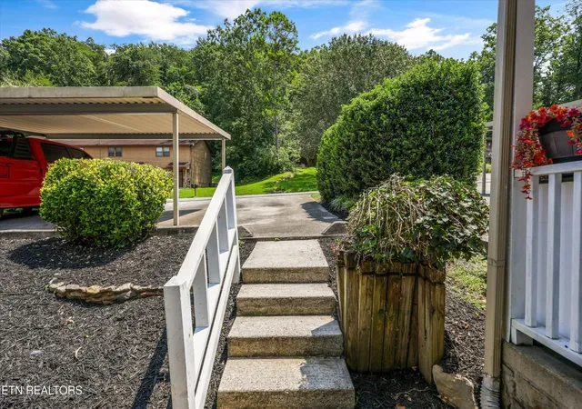 2nd image of 155 Hendrix Dr, Oak Ridge, TN 37830 | MLS# 1351604