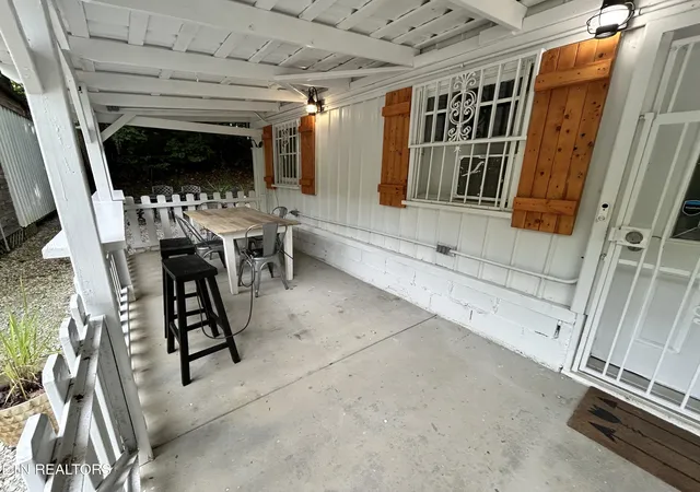Photo 3 of Single family home for sale at 222 Stinking Crk Rd, La Follette, TN 37766 | MLS# 1351315 | Listing updated on 2026-09-04