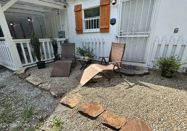 2nd image of 222 Stinking Creek Rd, La Follette, TN 37766 | MLS# 1351315