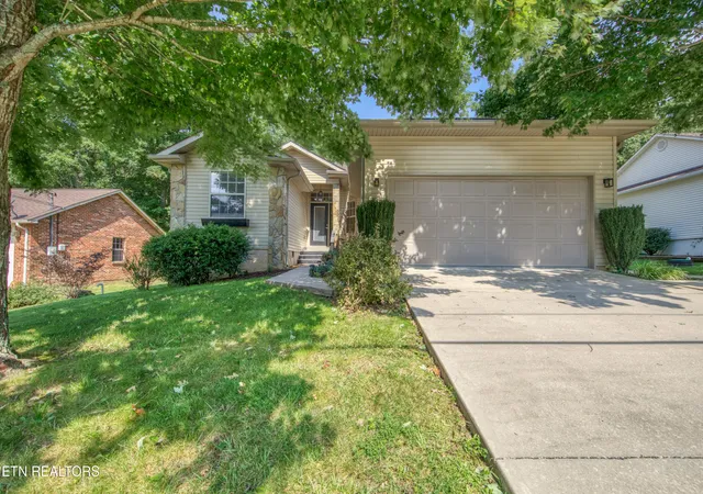 1st image of 178 Snead Dr, Crossville, TN 38558 | MLS# 1351804