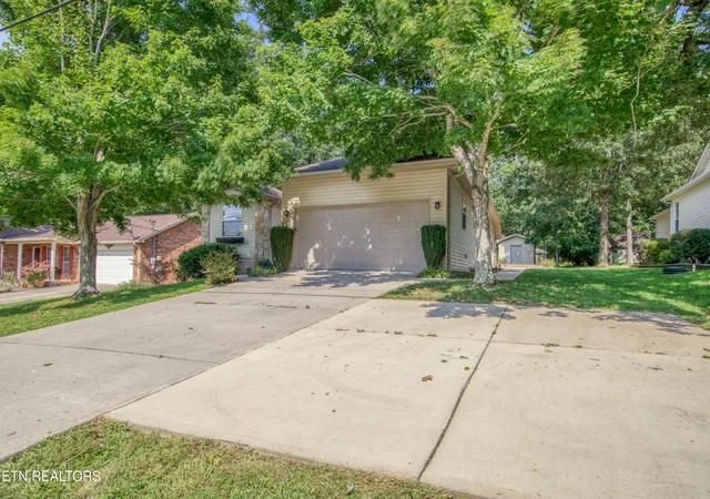 3rd image of 178 Snead Dr, Crossville, TN 38558 | MLS# 1351804