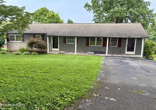 2nd image of 1302 Nell St, Tazewell, TN 37879 | MLS# 1351328