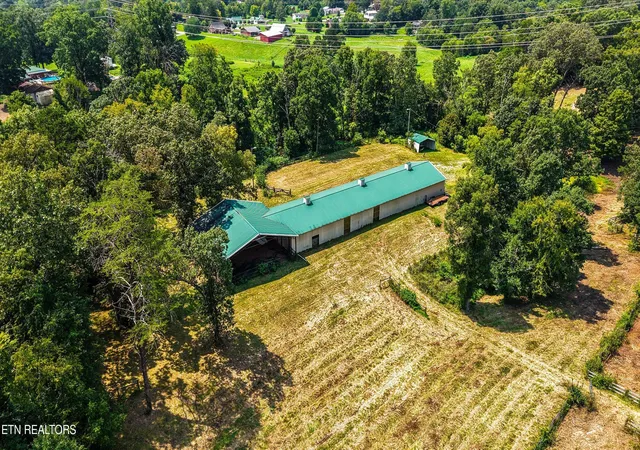 Photo 3 of Single family home for sale at 1212 Oglesby Rd, Knoxville, TN 37914 | MLS# 1351607 | Listing updated on 2026-08-19