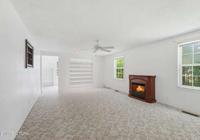 Photo 3 of Single family home for sale at 1031 Laurelwood Dr, Jamestown, TN 38556 | MLS# 1351319 | Listing updated on 2026-10-09