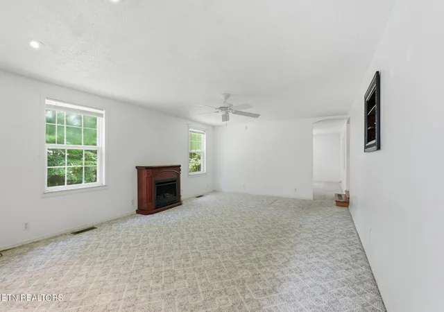 Photo 4 of Single family home for sale at 1031 Laurelwood Dr, Jamestown, TN 38556 | MLS# 1351319 | Listing updated on 2026-10-09