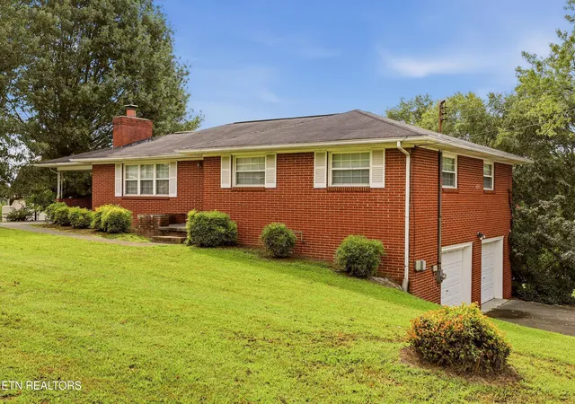 Photo 1 of Sale Pending at 4214 Shangri La Dr, Knoxville, TN 37914 | MLS# 1351353 | Listing updated on 2026-09-09