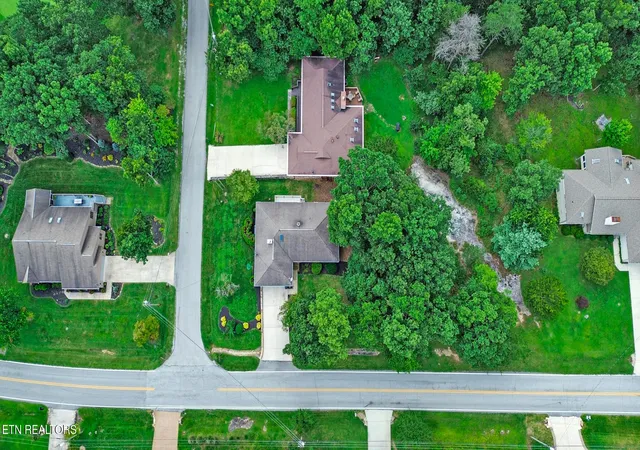 3rd image of 467 Snead Dr, Crossville, TN 38558 | MLS# 1351683