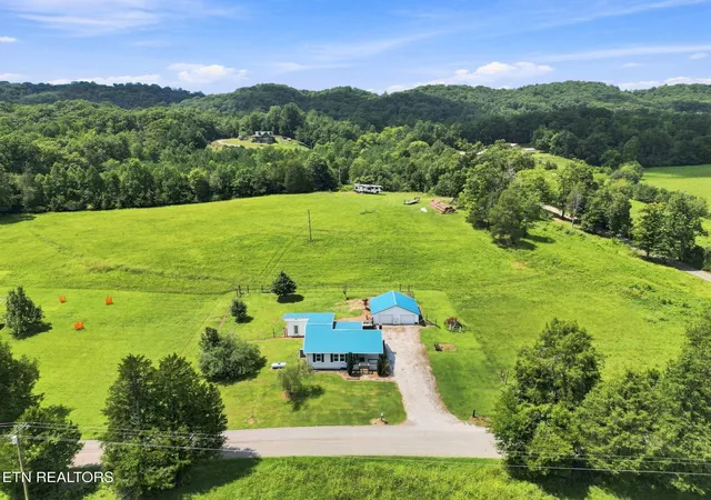 Photo 3 of Single family home for sale at 708 New Midway Rd, Kingston, TN 37763 | MLS# 1351365 | Listing updated on 2026-10-07