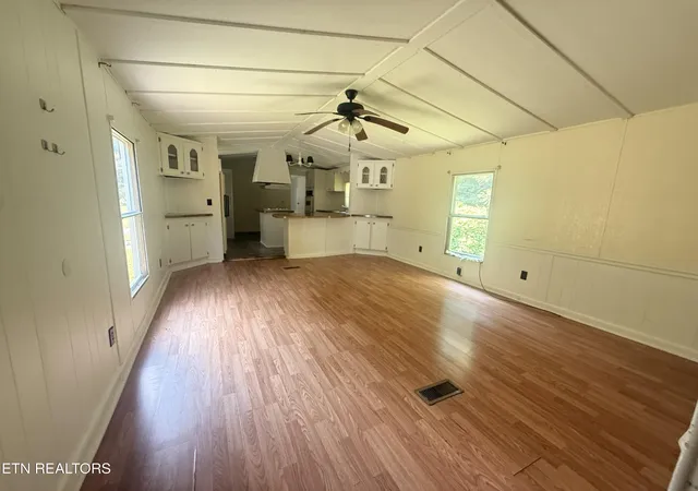 27th image of 920 Left Poor Valley Rd, Pennington Gap, VA 24277 | MLS# 1351364