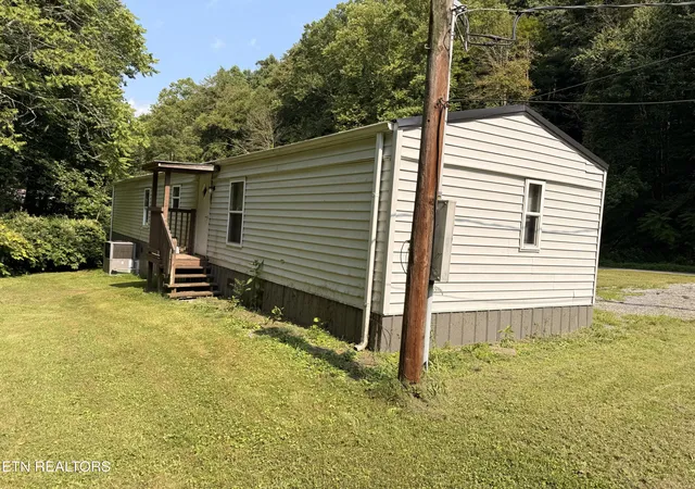 Photo 3 of Sale Pending at 920 Left Poor Valley Rd, Pennington Gap, VA 24277 | MLS# 1351364 | Listing updated on 2026-10-07
