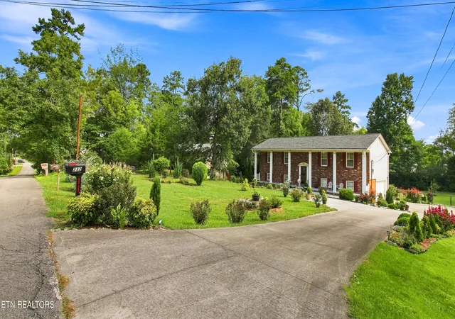 2nd image of 212 Cogdill Rd, Knoxville, TN 37922 | MLS# 1351368