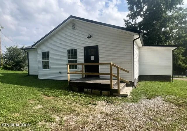2nd image of 1104 Davis Chapel Rd, La Follette, TN 37766 | MLS# 1351366
