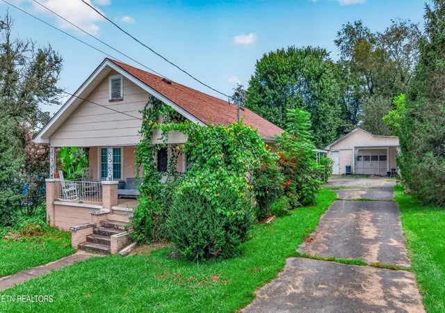 Photo 3 of Single family home for sale at 126 Jefferson St, Erwin, TN 37650 | MLS# 1351371 | Listing updated on 2026-09-30