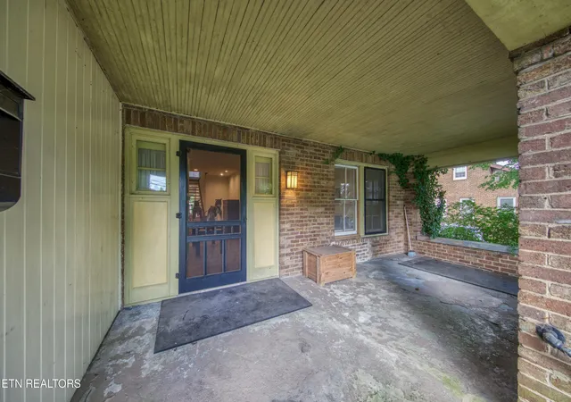 Photo 2 of Single family home for sale at 711 W Jefferson St, Jefferson City, TN 37760 | MLS# 1351564 | Listing updated on 2026-08-12