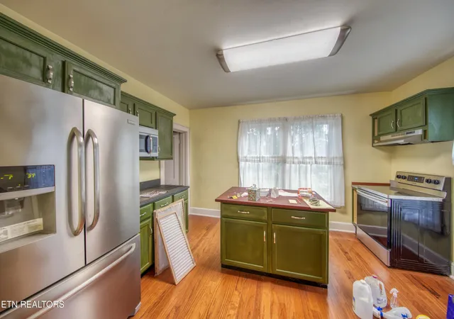 Photo 3 of Single family home for sale at 711 W Jefferson St, Jefferson City, TN 37760 | MLS# 1351564 | Listing updated on 2026-08-12