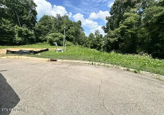 2nd image of 481 Laurel Ridge Ln, Knoxville, TN 37922 | MLS# 1351742
