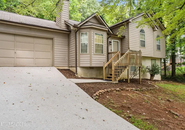 Photo 3 of Single family home for sale at 7317 Vahid Rd, Knoxville, TN 37920 | MLS# 1351392 | Listing updated on 2026-09-10