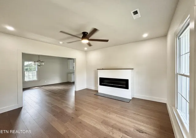 Photo 4 of Single family home for sale at 1715 Minnis Ave, Knoxville, TN 37920 | MLS# 1351457 | Listing updated on 2026-09-09