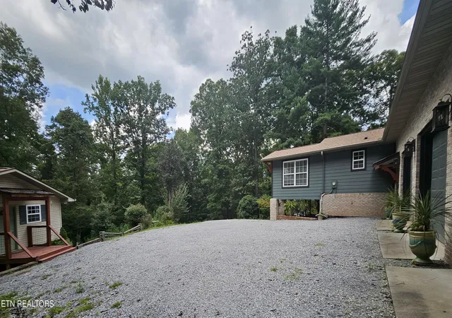 Photo 4 of Sale Pending at 2346 Jericho Rd, Maryville, TN 37803 | MLS# 1351407 | Listing updated on 2026-09-19