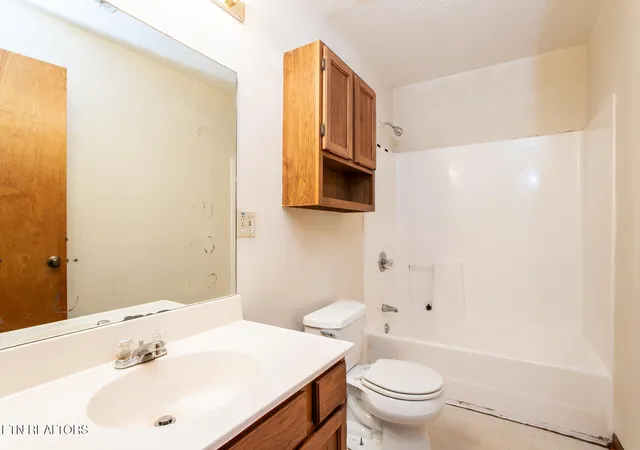 Photo 3 of Single family home for sale at 5941 Brg Garden Rd, Knoxville, TN 37912 | MLS# 1351386 | Listing updated on 2026-09-10