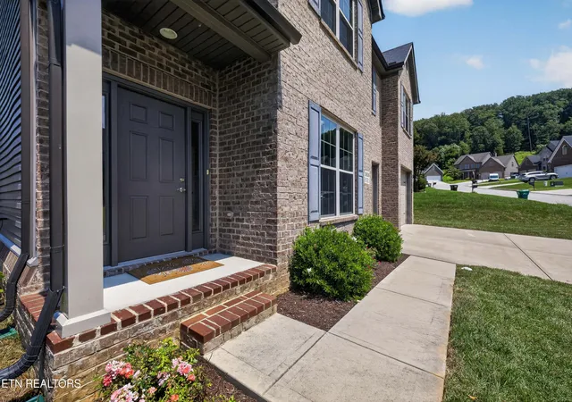 Photo 2 of Sale Pending at 1816 Shadyside Ln, Knoxville, TN 37922 | MLS# 1351694 | Listing updated on 2026-08-23