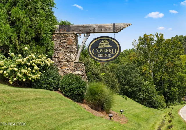 2nd image of 2124 Viewcrest Ln, Knoxville, TN 37932 | MLS# 1351801