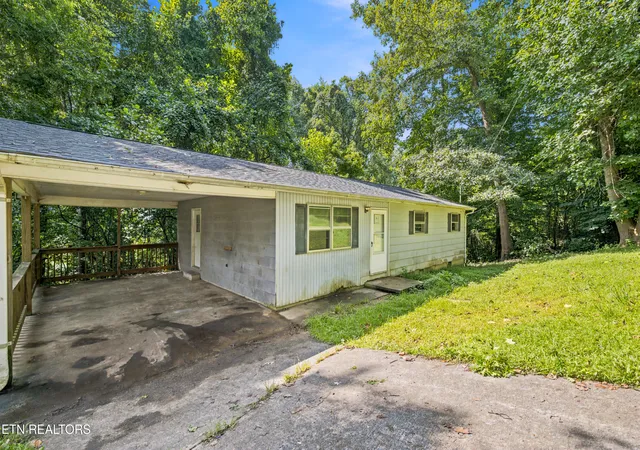 3rd image of 119 Kirby Ln, Rockwood, TN 37854 | MLS# 1351768