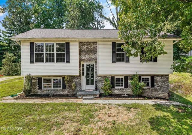 1st image of 175 Henderson Ln, Jacksboro, TN 37757 | MLS# 1351740