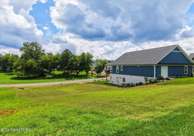 5th image of 1000 Eagle Point Dr, Loudon, TN 37774 | MLS# 1351430