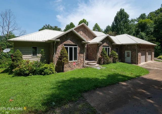 1st image of 383 Maiden Ln, Speedwell, TN 37870 | MLS# 1352073