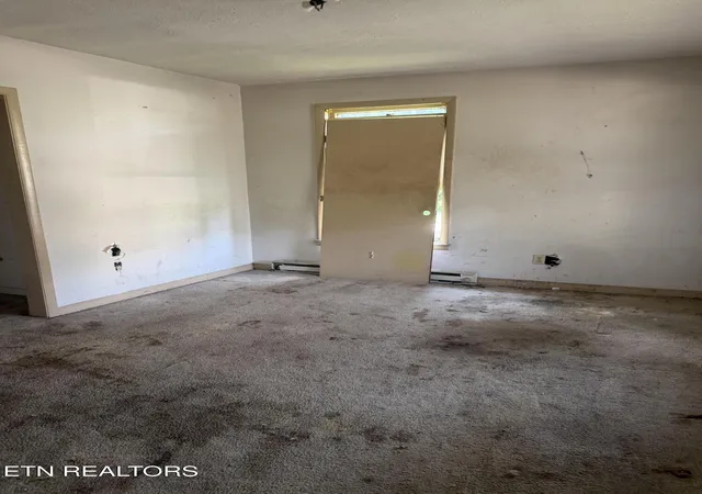 Listing Photo 4 - Condo for sale in building located at 1228 Connecticut Ave, Knoxville, TN 37921