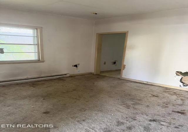 Listing Photo 5 - Condo for sale in building located at 1228 Connecticut Ave, Knoxville, TN 37921