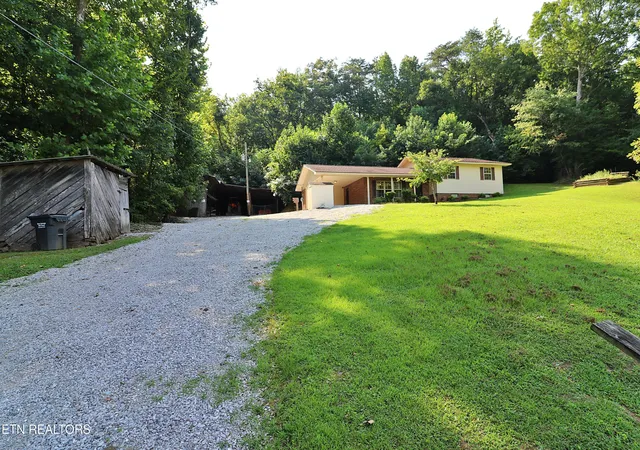 3rd image of 7914 Brimstone Rd, Robbins, TN 37852 | MLS# 1352288