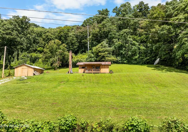 1st image of 212 Sunshine Cir, La Follette, TN 37766 | MLS# 1351617