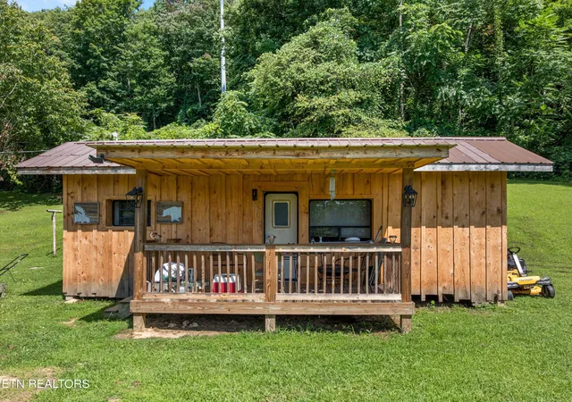 2nd image of 212 Sunshine Cir, La Follette, TN 37766 | MLS# 1351617