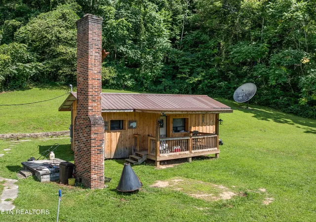 35th image of 212 Sunshine Cir, La Follette, TN 37766 | MLS# 1351617